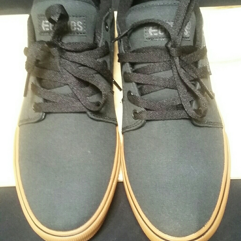 Etnies division Reynolds low vulc size8 black gum